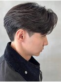 刈り上げセンターパートテーパーフェードカットニュアンスパーマ
