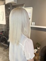 派手髪・ハイトーンカラー・デザインカラー・ブリーチ専門美容室&nbsp;ホワイトブリーチホワイトカラーホワイトブロンドホワイトヘア