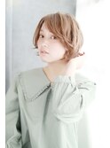ハイトーンかきあげふんわりボブ