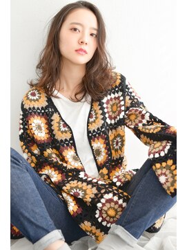 ヴィッカエコル (vicca 'ekolu) アンニュイルーズなセミロング