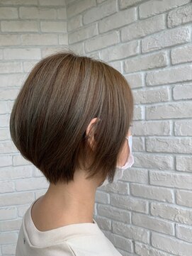 ハグエヴェック(HUG AVEC) 耳かけショート