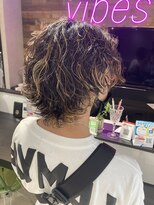 バイブス バイ ケンジ(vibes by KENJE)&nbsp;ブリーチ　スパイラルパーマ