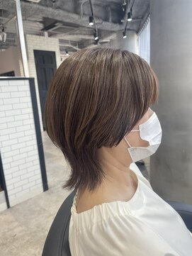 リーオオサカ(Lee Osaka) 【カット＋カラー】3Dハイライト×ウルフ/新出奈津樹