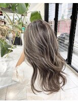 ブレンド 渋谷(BLend)&nbsp;ハイライトブルージュマチルダボブインナーグレージュ前髪