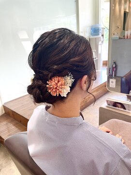 ピエドプールポッシュ(PiED DE POULE POCHE) 和風シニョン