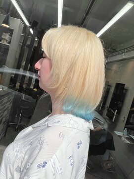 エミーバイモアムー(Emmie byMoremuu) 【ブリーチの神様】抜きっぱなしハイブロンド×裾カラー