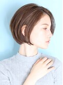 40代50代小顔黒髪ネビージュボブルフワンレン前髪なしショート