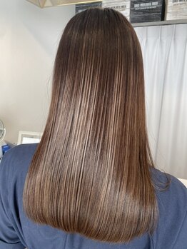 ライズ ヘア ブランド スウェル(RISE HAIR BRAND SWELL)の写真/【お洒落を楽しむ上品な大人女性に◎】白髪を活かしてお洒落にカラー！暗い色～明るい色までお任せあれ♪