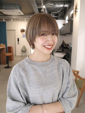 ヨー(Yoh-) 【ショートヘア/阿部達哉】マッシュショート/ブリーチ/ベージュ