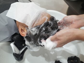 ヘアサロンルート(HAIR SALON ROUTE)の写真/お得なクーポンあり！炭酸の力で毛穴に溜まった汚れを浮かし、綺麗な頭皮状態に！気になる臭い対策にも◎