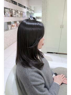 フェイスレイヤーで魅せる、柔らかパーマロング