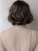 カバーヘア ブリス 志木南口駅前店(COVER HAIR bliss)&nbsp;黒髪ゆるふわカール小顔ワンレンかきあげショートボブ30代40代V