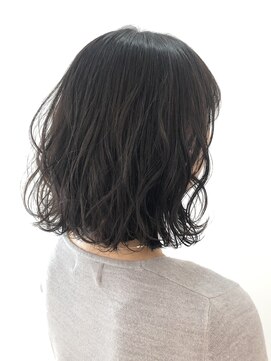 e.m.a プレミアムビューティーサロン 栄駅店(e.m.a PREMIUM BEAUTY SALON) 切りっぱなしボブの巻きアレンジ