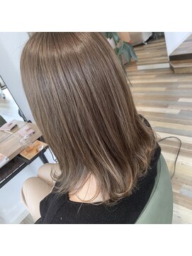 ヘアースパリゾート リアン 燕三条店(Lien) 柔らかラテベージュ_