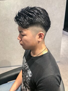 テン フォー ヘアー(Ten for hair) フェードカット