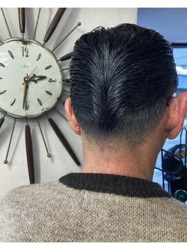 ハウディー(HOWDY) ロカビリーなダックテール