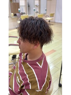 ミリ(milli Produce by ITAKURA) ツイストスパイラルパーマ