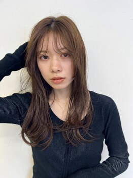 カリノ(crino:)の写真/まっすぐなりすぎず、地毛風に自然に収める”チューニングストレート"