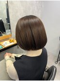 艶めく美フォルム シルキーストレートボブ