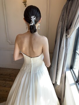 ニキータ(Nikiita) 【Nikiita　wedding】フィッシュボーンシニオン　　B70822