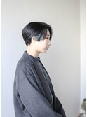 インナーグリーンのマニッシュショート