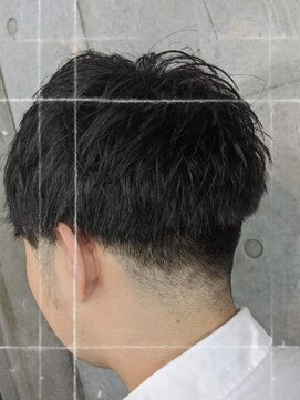 バーバーバー 八広(BARBER-BAR) ヘア] 無造作レイヤー　フェードスタイル