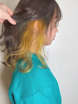 モルニ(MORNI) インナーカラー_マロンベージュ Aラインボブ かきあげ