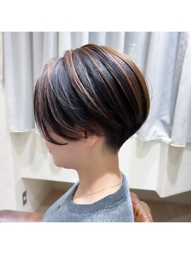 リュドール 栄(Rue D’or) ブラウン×ブラック顔回りカット首元すっきりレイヤーカット