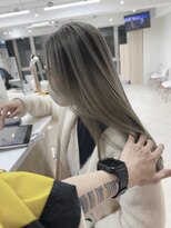 イェッカ パビル(YECCA pabil)&nbsp;シャドールーツで作るバレイヤージュ（ブリーチ1回）