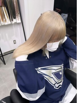 アース コアフュールボーテ 上尾店(EARTH coiffure beaute) ホワイトブロンド_ダブルカラー_ホワイトグレージュ
