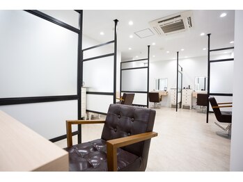 半個室サロン little×lily 天神今泉 【リトルリリー】