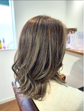 モアナ 逗子(MOANA) 韓国くびれヘア♪艶オリーブベージュカラー☆