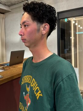 アトリエ(atelier.) ツイストスパイラルパーマ　黒髪　ツーブロック　アップバング