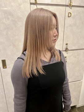 マリエプレシャスサロン(Marie Precious Salon) ハイトーンベージュ×レイヤーカット