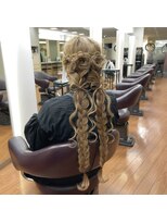 カズ(KAZU)&nbsp;お花とリボンの編みたらしアレンジ