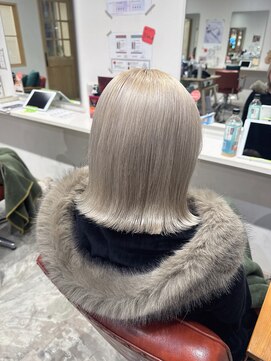 ホワイトベージュ