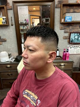 アールズ ヘア(R's hair) MEN’S HAIR/サーフカール/刈り上げセンターパート/印西