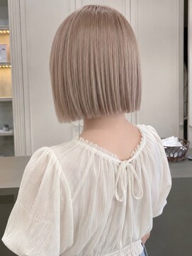 セプト 天神大名(SEPT.) ミルクティーベージュ アッシュ ブリーチ ダブルカラー ボブ