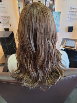 サラジュ 川西店(SARAJU) 明るめハイライトカラー