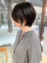 ミィ 表参道(mee.)&nbsp;【mee.】ハセガワヒトシ　暗め大人の丸みショート