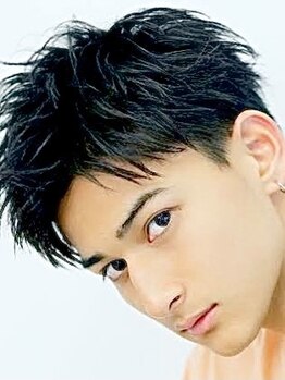 いいねカットの写真/メンズデザインカット(シャンプー付)¥4000～自然なクセ毛や毛流れを確認することで精度が向上◎