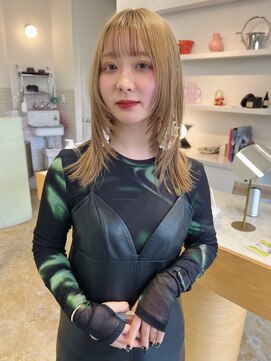 ユー(yew) ウルフカット