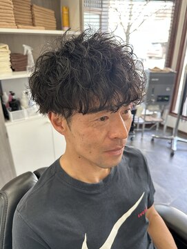 エイト(AITE) ツイストスパイラルパーマセンターパート<理容室>川口鳩ヶ谷85