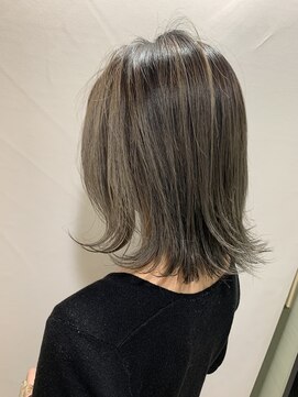 ライフ 四条畷店(Lyfe) 毛先外ハネ前髪斜めバングミディ_アッシュグレージュカラー_373