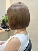ワンブリーチダブルカラーハイトーンショート切りっぱなしボブ