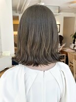 ヘアラウンジ ビーチ 青山 外苑前(hair lounge BEACH) 透明感くすみ系カラーオリーブグレージュ外はねロブ
