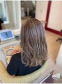 ミルクティーアッシュハイトーン透明感グレージュ極細ハイライト