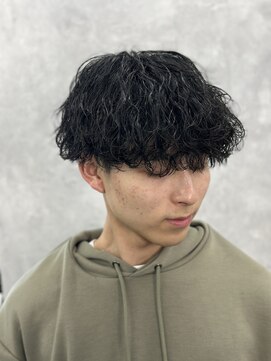 クロム トウキョウ ザ バーバーアルト 神保町店(CHROM TOKYO the Barber ALT) 波巻きスパイラルパーマ