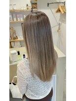 ハイク(HYKE)&nbsp;エアタッチバレイヤージュ+ベージュスタイル