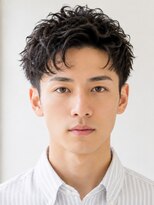 サーカス バイ ビュートリアム 青山(CIRCUS by BEAUTRIUM)&nbsp;大人メンズ爽やかアップバングパーマ刈り上げ